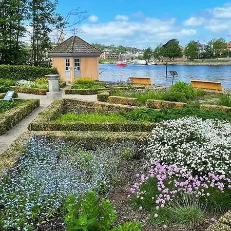 Holiday home Bestemors Hus - Med Kystnaer Beliggenhet *