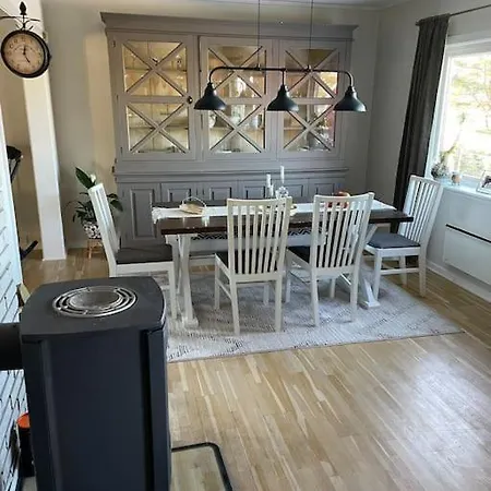 Bestemors Hus - Med Kystnaer Beliggenhet Holiday home *