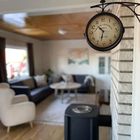 Bestemors Hus - Med Kystnaer Beliggenhet * فردريكسْتاد