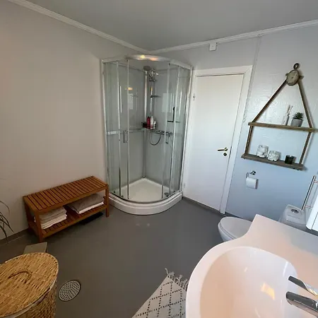 Bestemors Hus - Med Kystnaer Beliggenhet Holiday home *