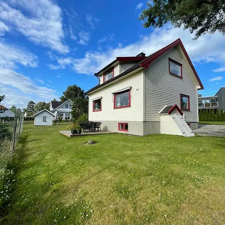 Bestemors Hus - Med Kystnaer Beliggenhet *